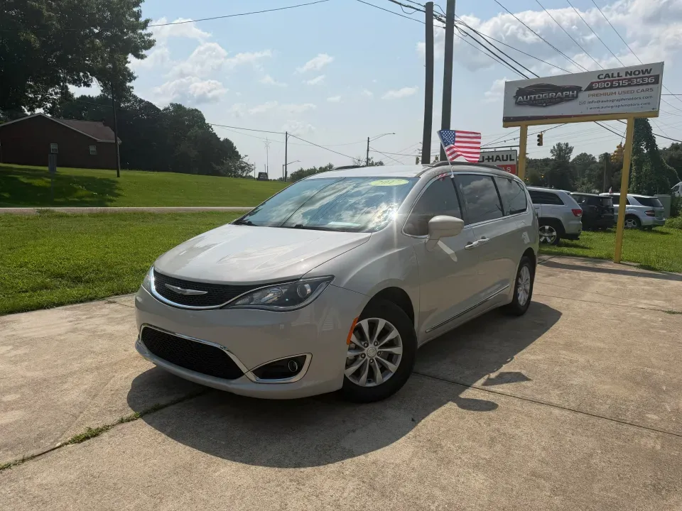 2017 Chrysler Pacifica Touring L